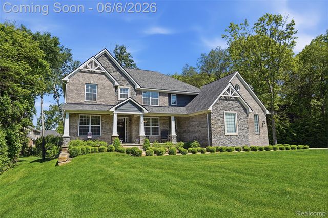 7375 N Mistwood Drive, White Lake Charter Township, MI 48383