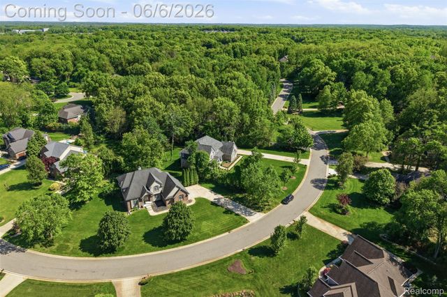 7375 N Mistwood Drive, White Lake Charter Township, MI 48383