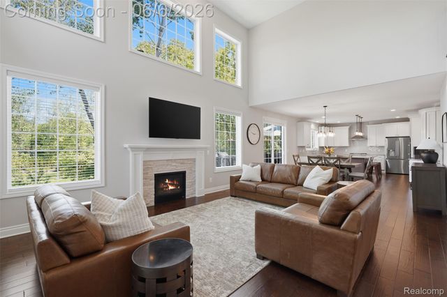7375 N Mistwood Drive, White Lake Charter Township, MI 48383