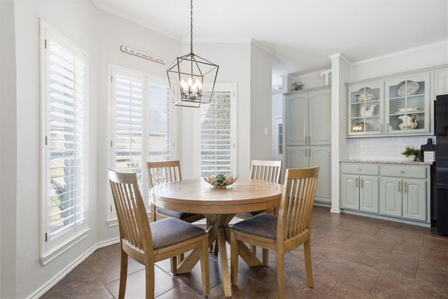 613 Remington Park Drive, Robinson, TX 76706