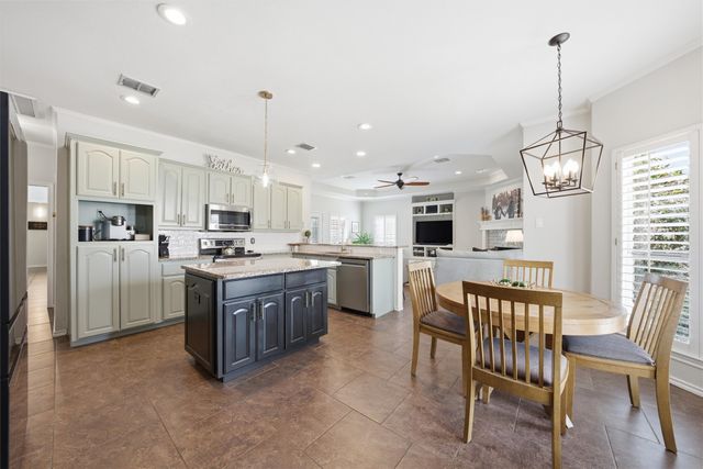 613 Remington Park Drive, Robinson, TX 76706