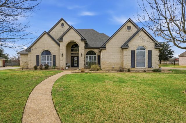 613 Remington Park Drive, Robinson, TX 76706
