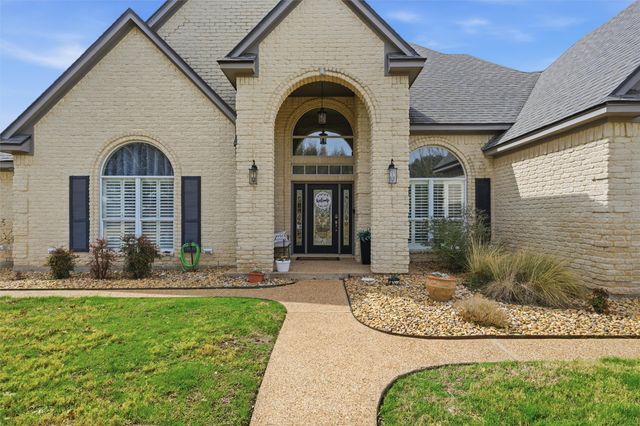 613 Remington Park Drive, Robinson, TX 76706