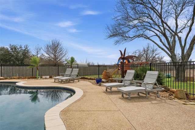 613 Remington Park Drive, Robinson, TX 76706