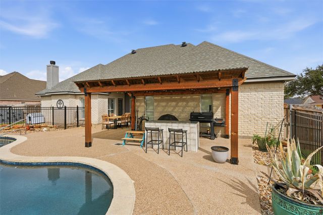 613 Remington Park Drive, Robinson, TX 76706