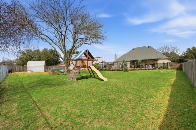 613 Remington Park Drive, Robinson, TX 76706