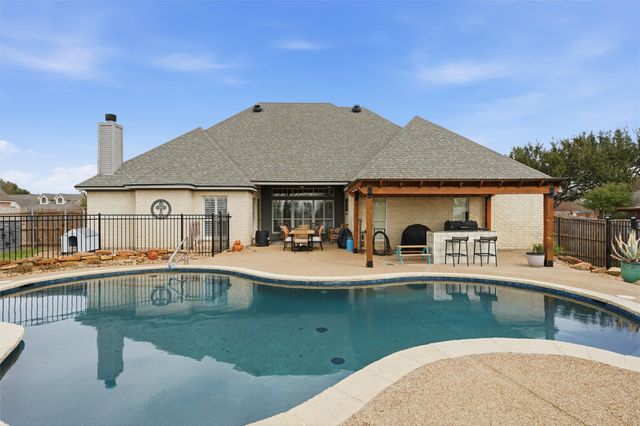613 Remington Park Drive, Robinson, TX 76706