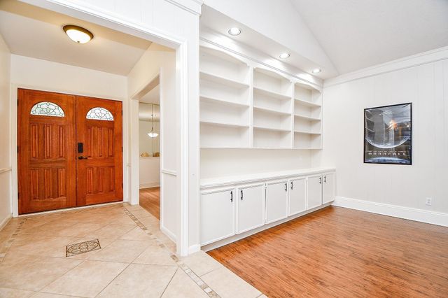 8118 Brinkworth Lane, Houston, TX 77070