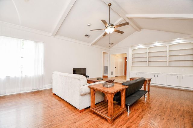 8118 Brinkworth Lane, Houston, TX 77070