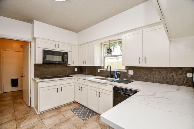 8118 Brinkworth Lane, Houston, TX 77070
