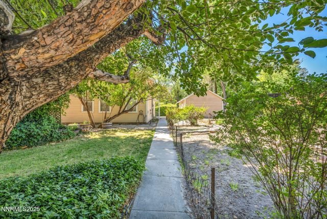 1012 N Nevada Street, Carson City, NV 89703