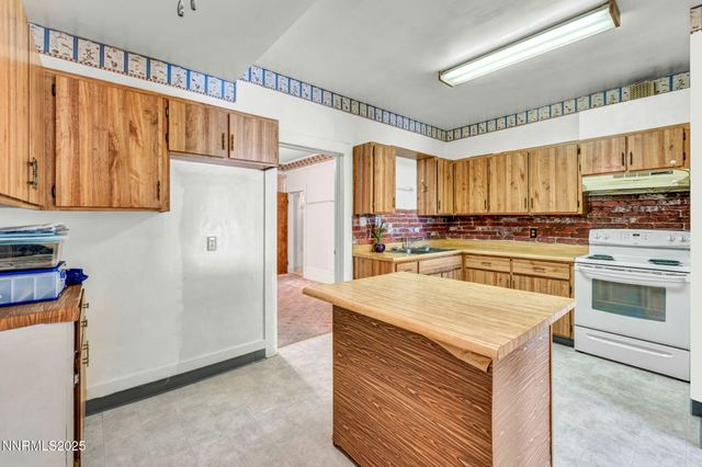 1012 N Nevada Street, Carson City, NV 89703