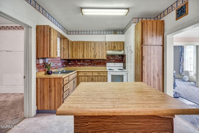 1012 N Nevada Street, Carson City, NV 89703