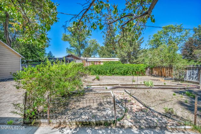1012 N Nevada Street, Carson City, NV 89703