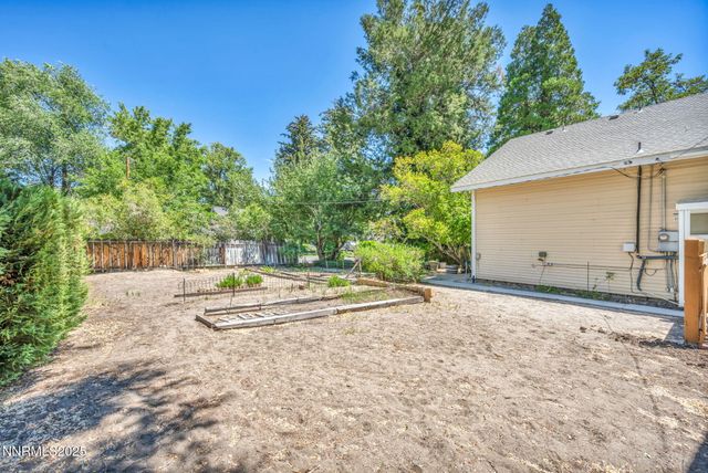 1012 N Nevada Street, Carson City, NV 89703