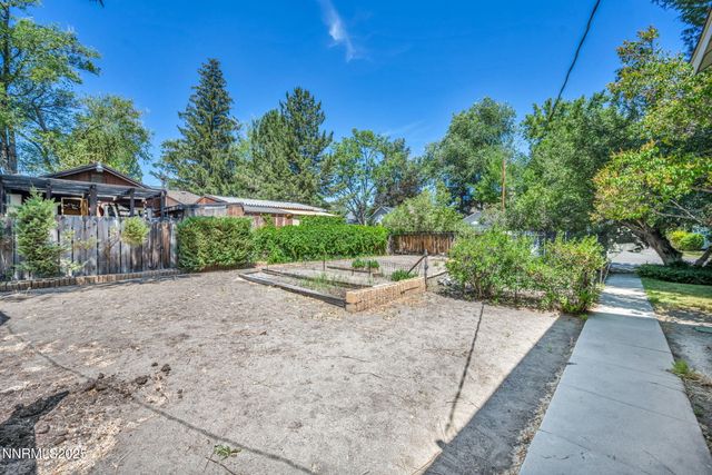 1012 N Nevada Street, Carson City, NV 89703