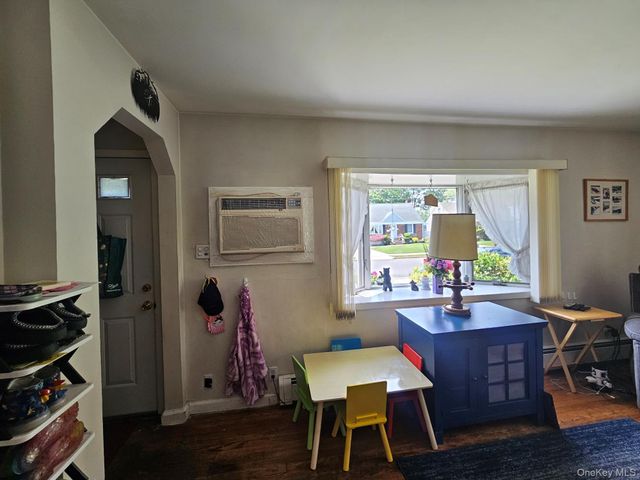 2207 Maple Street, Wantagh, NY 11793