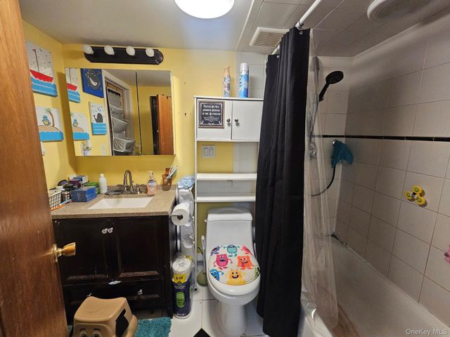 2207 Maple Street, Wantagh, NY 11793
