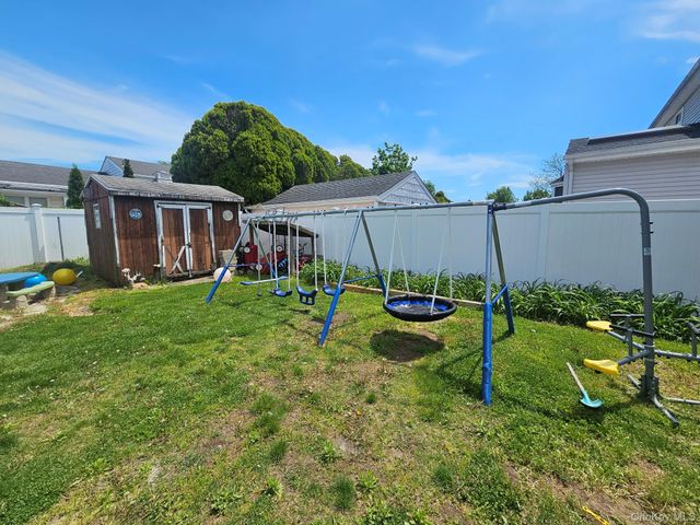 2207 Maple Street, Wantagh, NY 11793