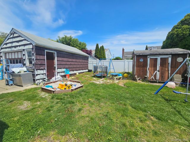 2207 Maple Street, Wantagh, NY 11793