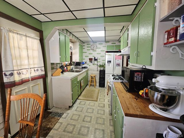 2207 Maple Street, Wantagh, NY 11793