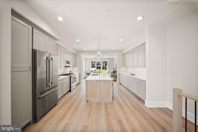 31 E REED AVE, Alexandria, VA 22305