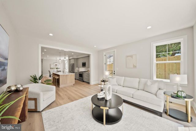 31 E REED AVE, Alexandria, VA 22305