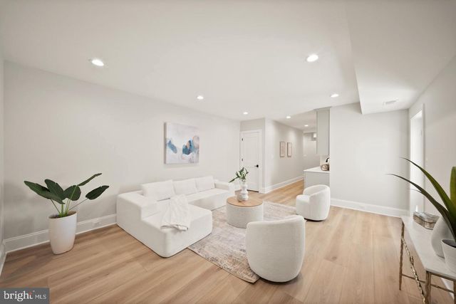 31 E REED AVE, Alexandria, VA 22305