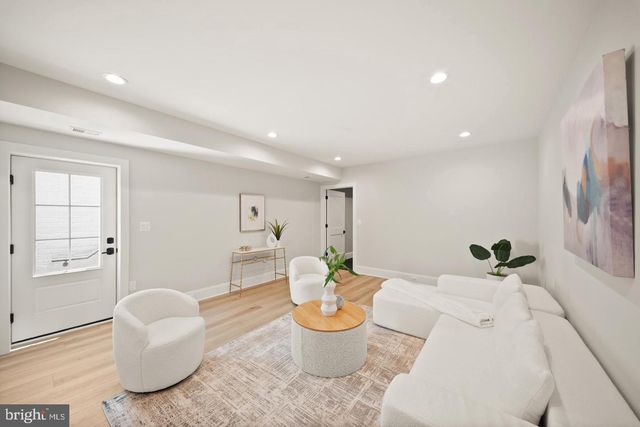 31 E REED AVE, Alexandria, VA 22305
