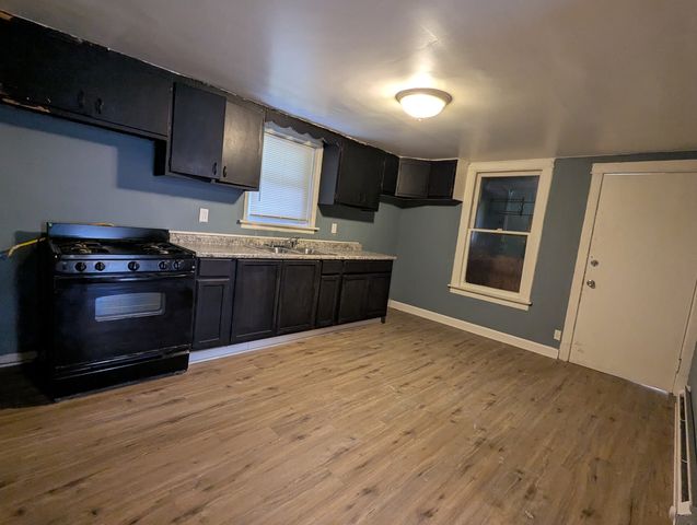 8444 S Escanaba Avenue, Chicago, IL 60617