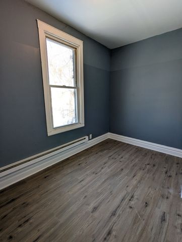 8444 S Escanaba Avenue, Chicago, IL 60617