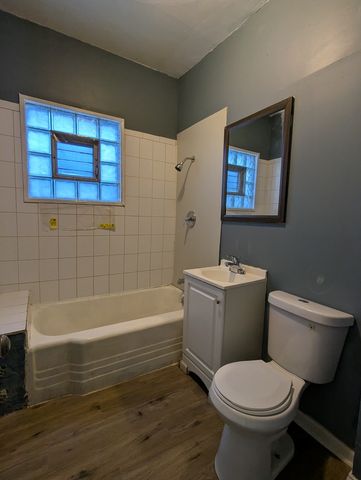 8444 S Escanaba Avenue, Chicago, IL 60617