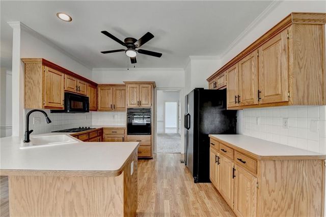1005 Lewis Ridge Circle, Lawrenceville, GA 30045