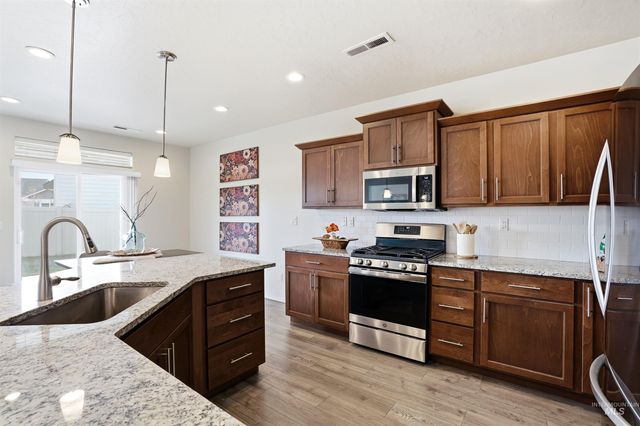 12583 S Farrara Way, Nampa, ID 83686