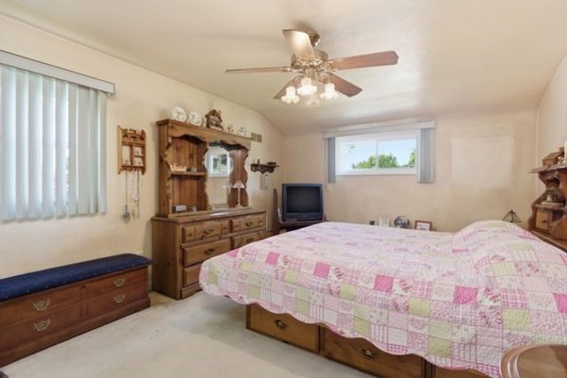 417 Blossom Dr, Baldwin Boro, PA 15236