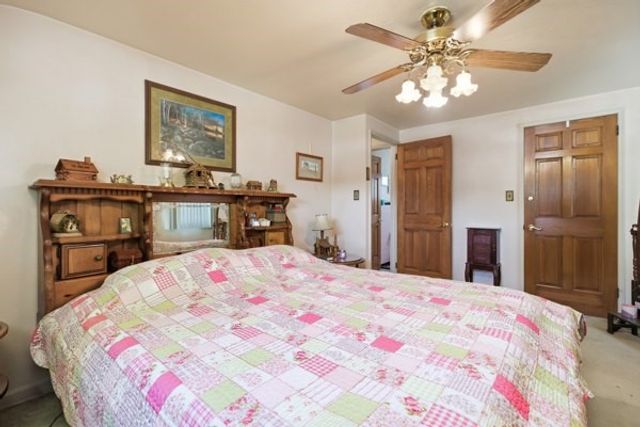 417 Blossom Dr, Baldwin Boro, PA 15236