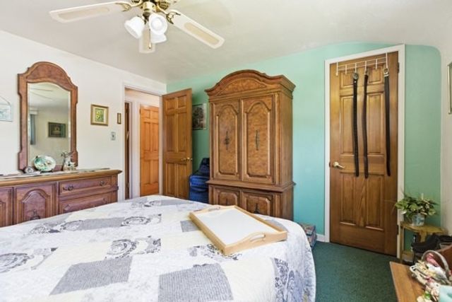 417 Blossom Dr, Baldwin Boro, PA 15236