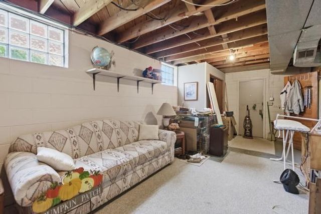 417 Blossom Dr, Baldwin Boro, PA 15236
