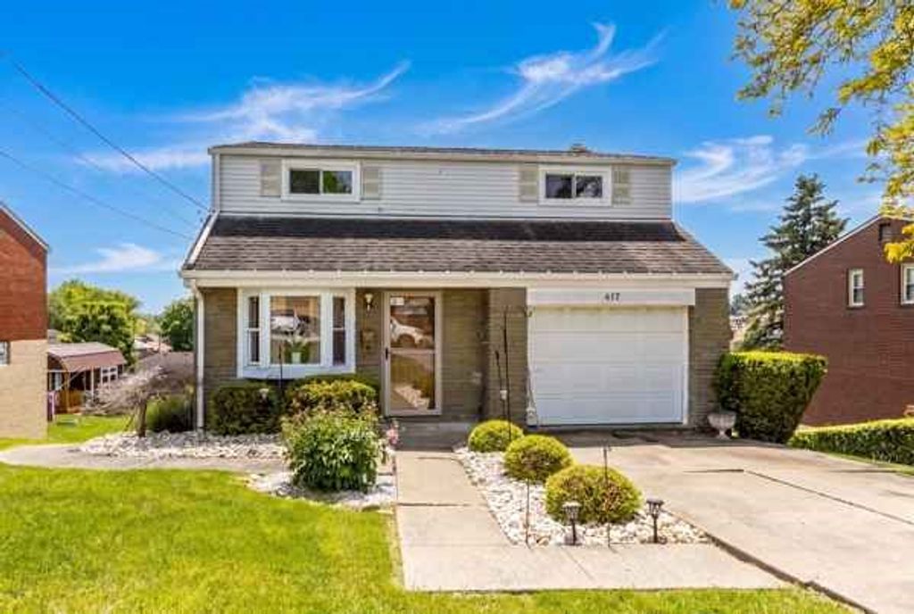 417 Blossom Dr, Baldwin Boro, PA 15236
