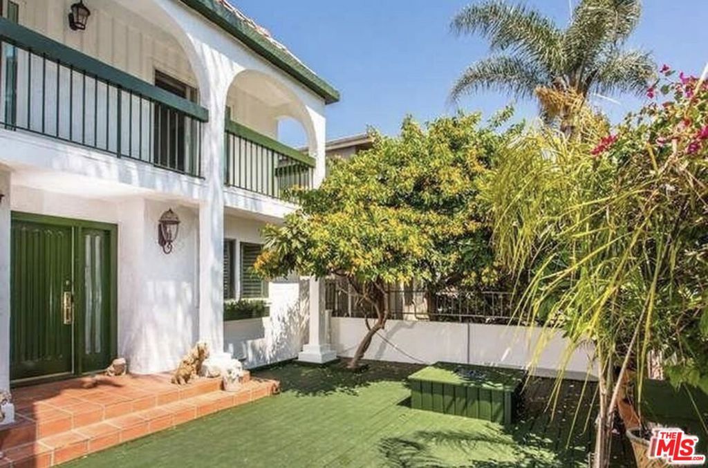 745 Oxford Avenue, Marina Del Rey, CA 90292