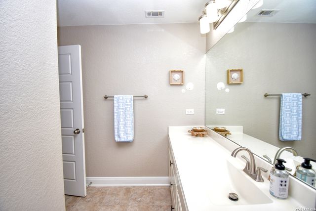 26013 Los Mirasoles, Boerne, TX 78015