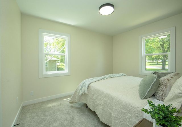 2013 Maplewood Drive, Cedar Falls, IA 50613