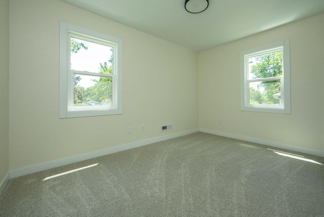 2013 Maplewood Drive, Cedar Falls, IA 50613