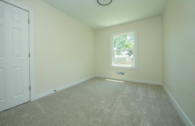 2013 Maplewood Drive, Cedar Falls, IA 50613
