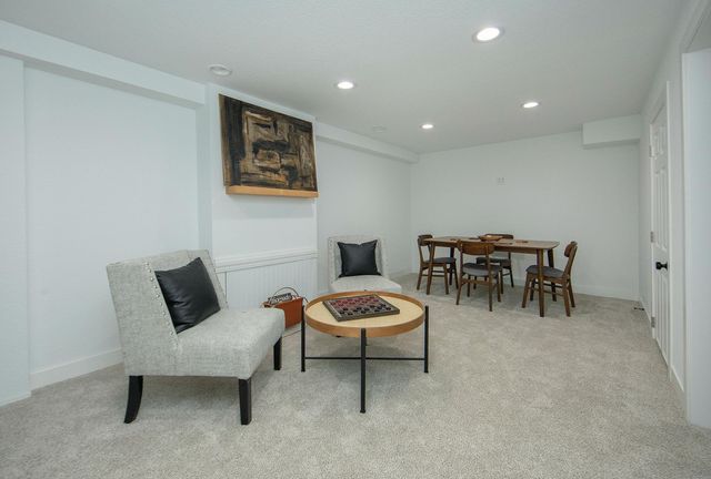 2013 Maplewood Drive, Cedar Falls, IA 50613