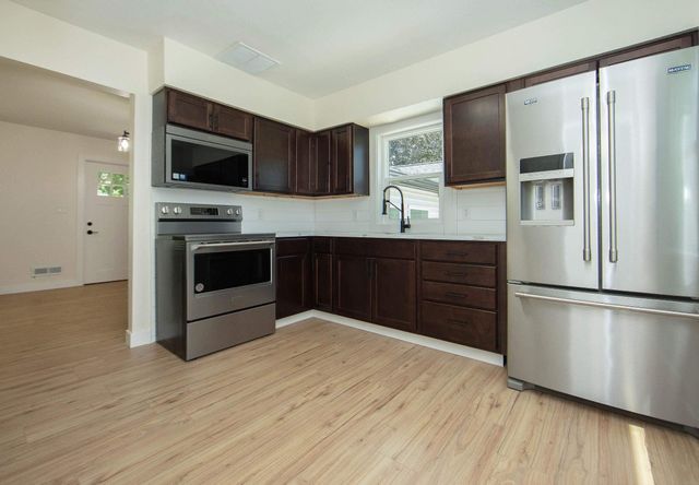 2013 Maplewood Drive, Cedar Falls, IA 50613