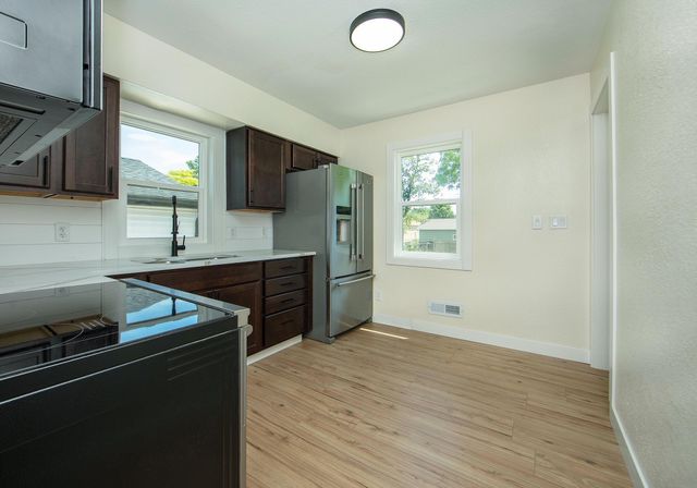 2013 Maplewood Drive, Cedar Falls, IA 50613