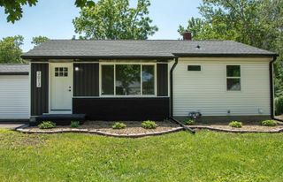 2013 Maplewood Drive, Cedar Falls, IA 50613