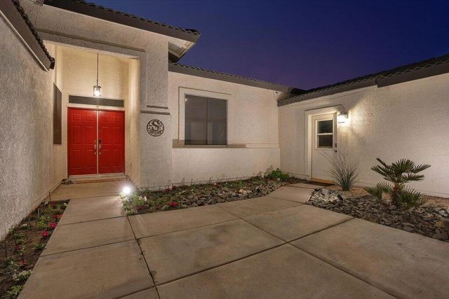 45180 Debbie Drive, La Quinta, CA 92253