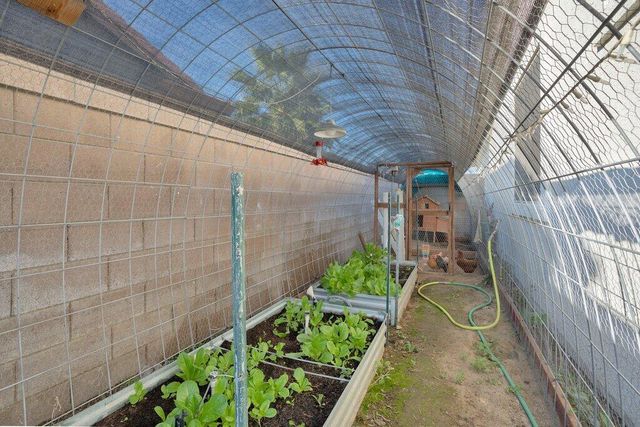 45180 Debbie Drive, La Quinta, CA 92253